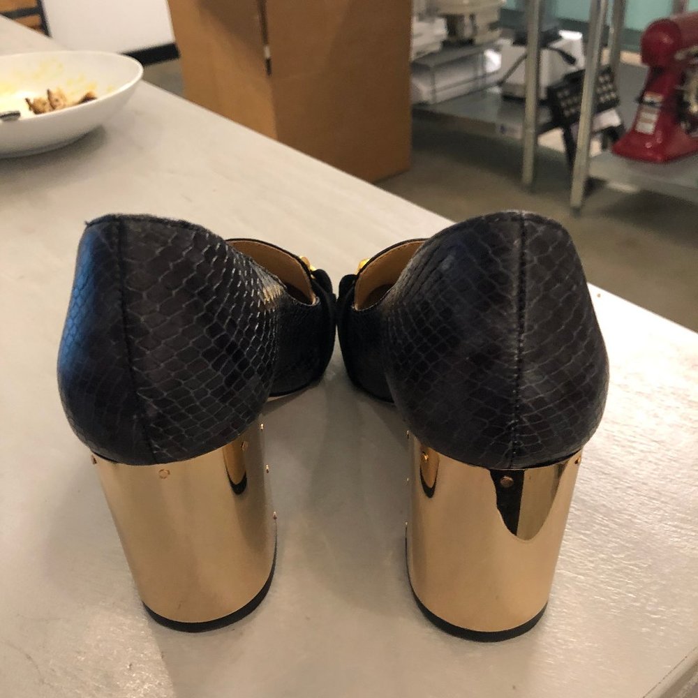Tory Burch Jessa Snake Printed Leather Pump - Picture 4 of 5